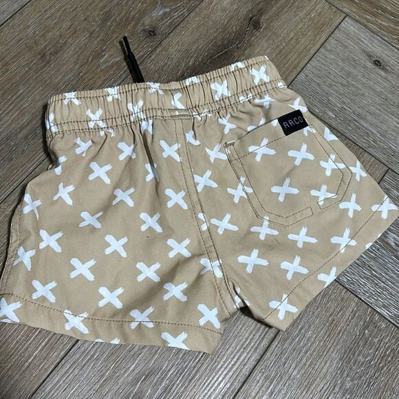 Remi + Rae Co x-me out Hybrid Shorts - Picture 6 of 7